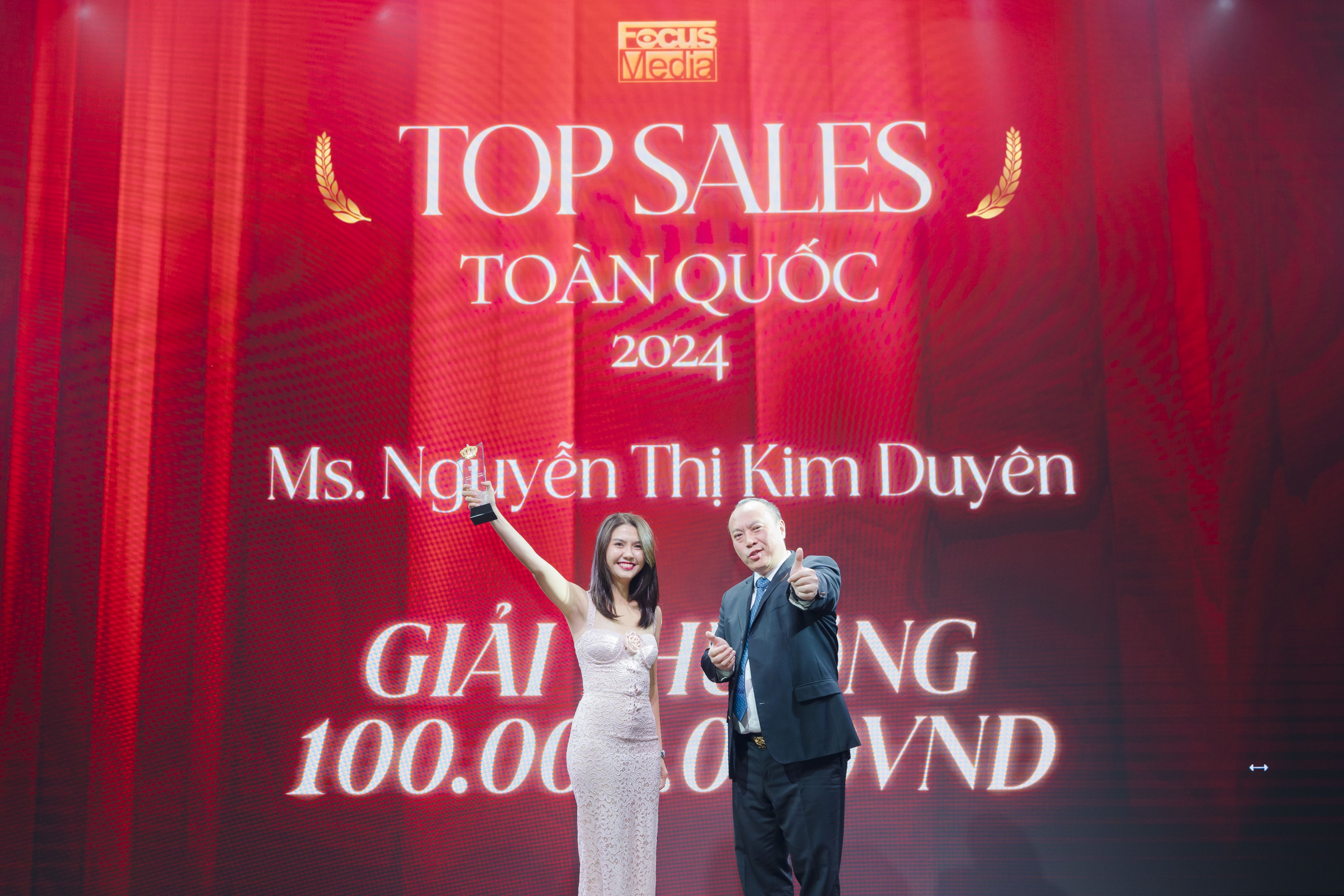 GẦN 300 NHÂN VIÊN TỤ HỌP TẠI ĐÊM TIỆC CUỐI NĂM CỦA FOCUS MEDIA VIETNAM